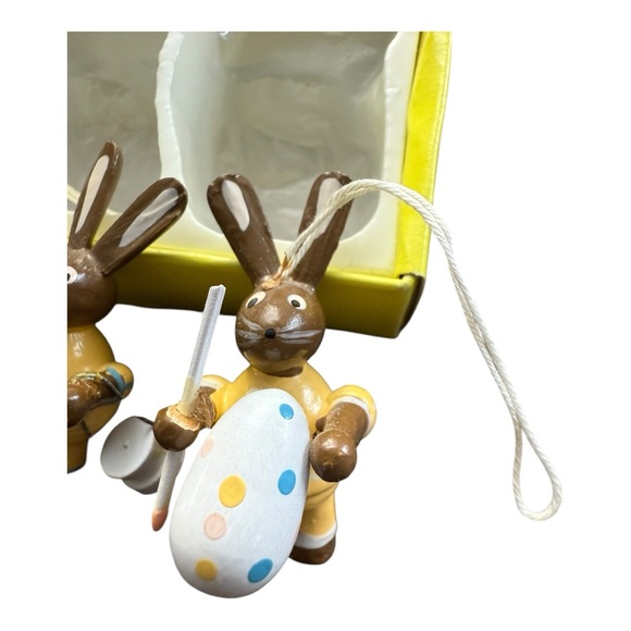 Vintage Erzgebirge-Style (3) Wooden Easter Bunny Ornaments – German Art - Picture 3 of 8